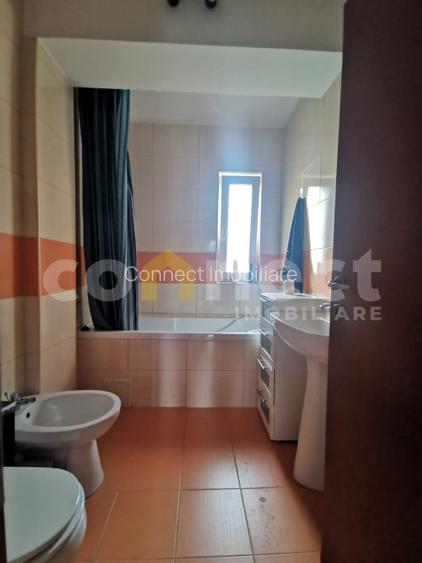 se inchiriaza apartament 3 camere (100 mp) cu garaj / Andrei Muresan - 3