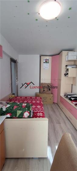 Propietate rara in Manastur, apartament cu 5 camere, balcon si pivnita, zona OMV