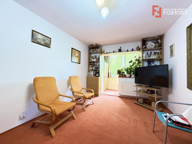 Apartament cu 3 camere, la etajul 1, de vanzare in zona Lipovei