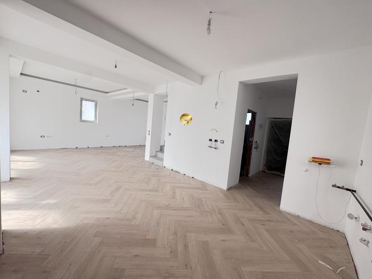 Vila Individuala P+1+M - 300mp teren - Otopeni Odaile