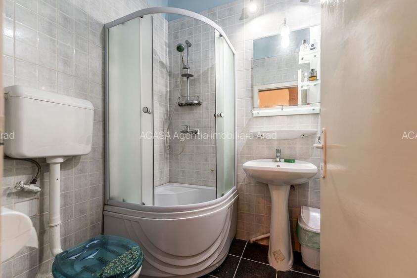 Apartament ultracentral cu 3 camere plus un bonus Comision 0 - 9