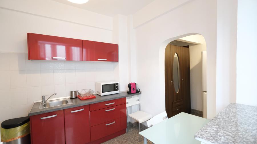 Vanzare apartament 3 camere renovat,mobilat, etaj intermediar, langa Cismigiu