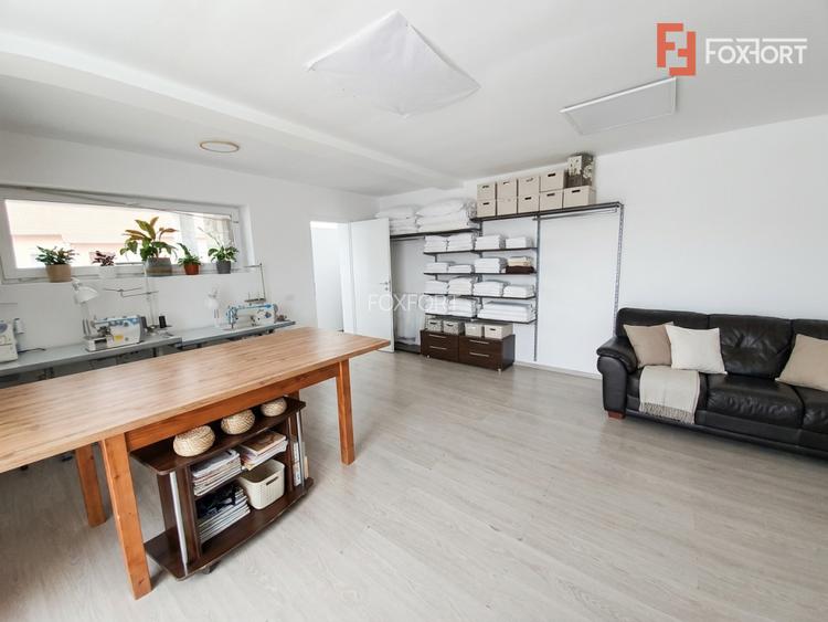 Casa individuala cu 5 camere, garaj si teren de 772 mp - zona Ghiroda