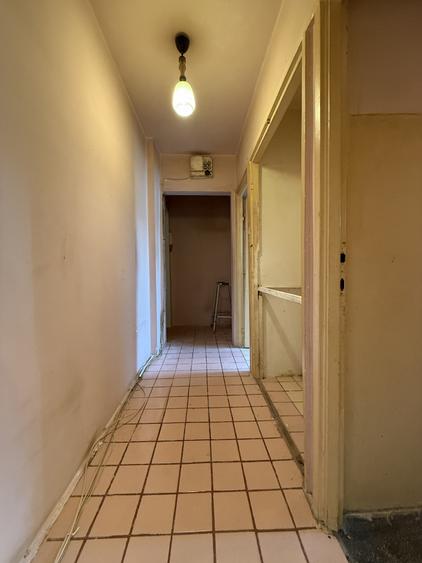 Apartament 3 camere, etaj 3, semidecomandat, centrala, P-ta Doina
