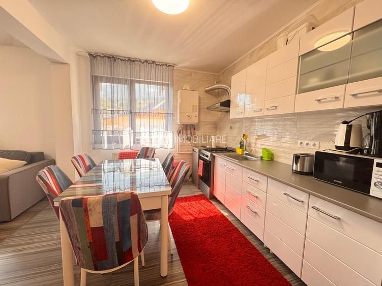 APARTAMENT DE VANZARE IN BUSTENI, PRIVELISTE SPECTACULOASA SPRE MUNTI !!!