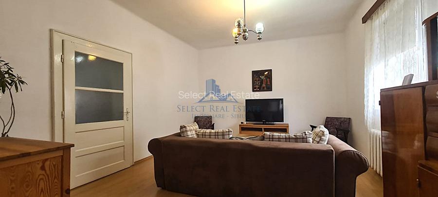 Apartament la casa + curte \ inchiriere \ Sibiu - 2