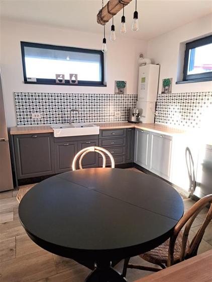 Casa/Vila de inchiriat Antibiotice - 770 euro
