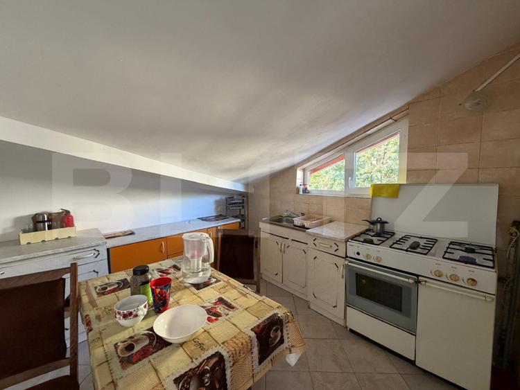 Camera de inchiriat la casa– 250 €/luna, utilitati incluse - zona Craiter