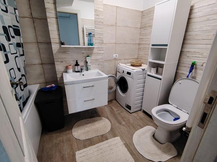 Apartament spatios cu 3 camere, decomandat, CUG