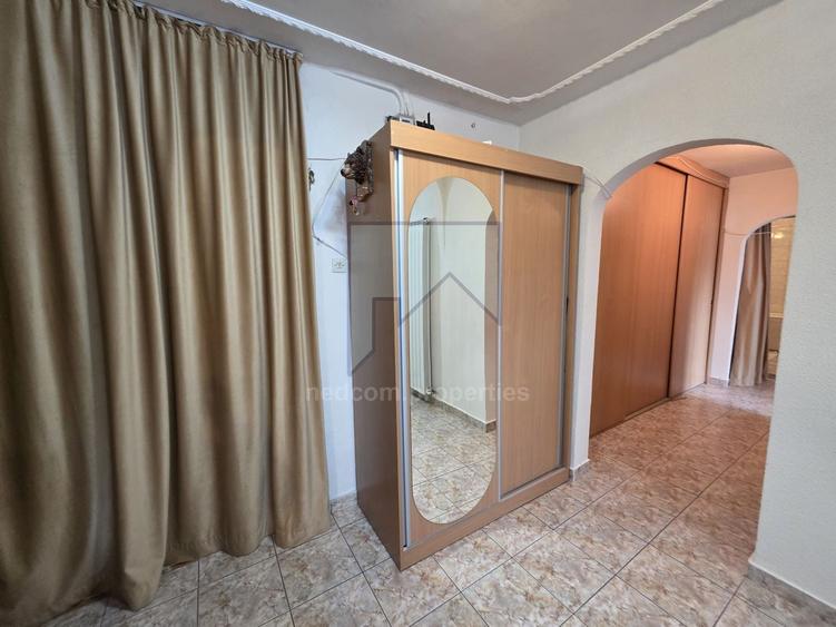 Vanzare apartament 3 camere Rahova - Barca