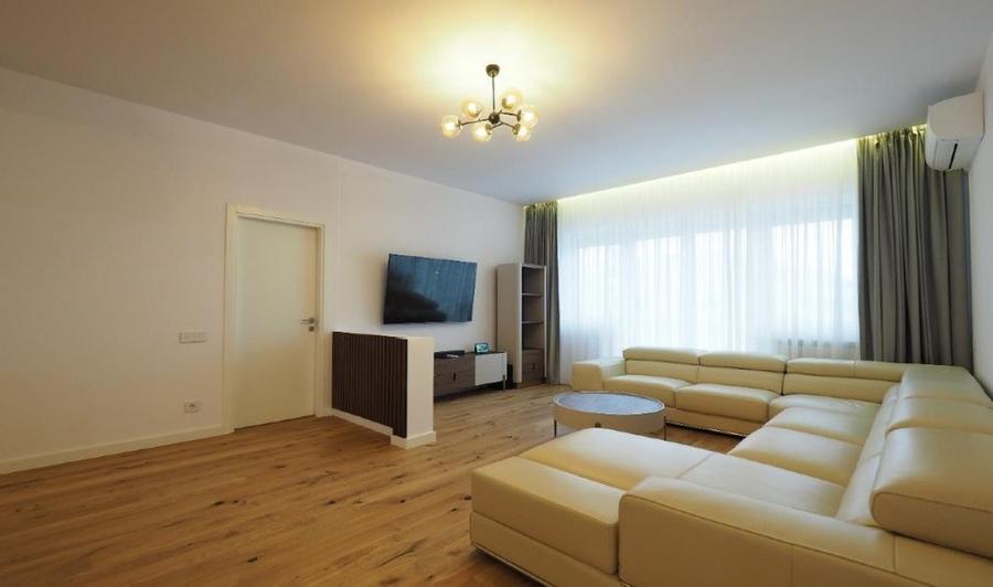 Apartament 4 camere Herastrau