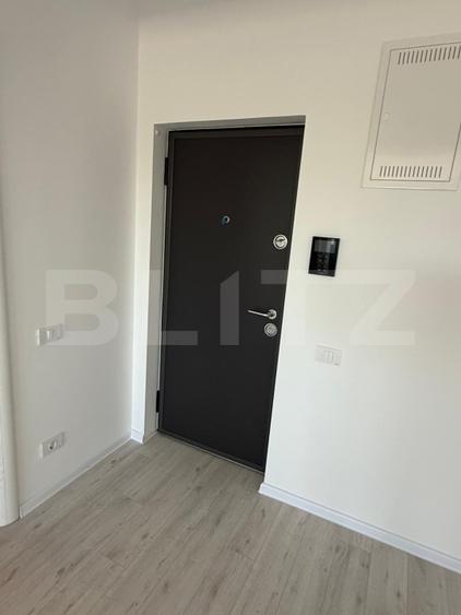 Apartament 2 camere + balcon, zona Tractorul