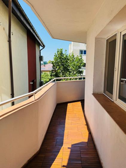 Calarasilor metrou Piata MUNCII DECOMANDATA,DOUA BAI,MOBILAT UTILAT COMPLET