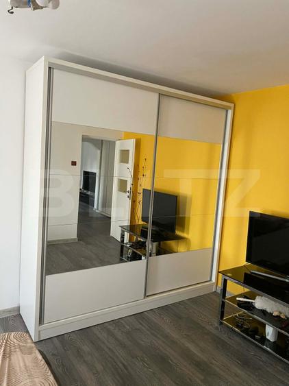 Apartament 3 camere, 68 mp, Rovine, zona Damarin