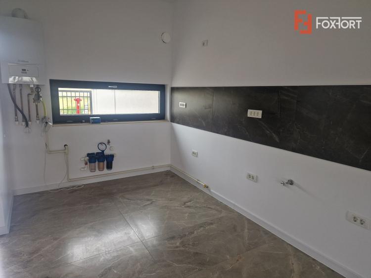 Duplex de vanzare cu 3 camere - zona Mosnita Noua