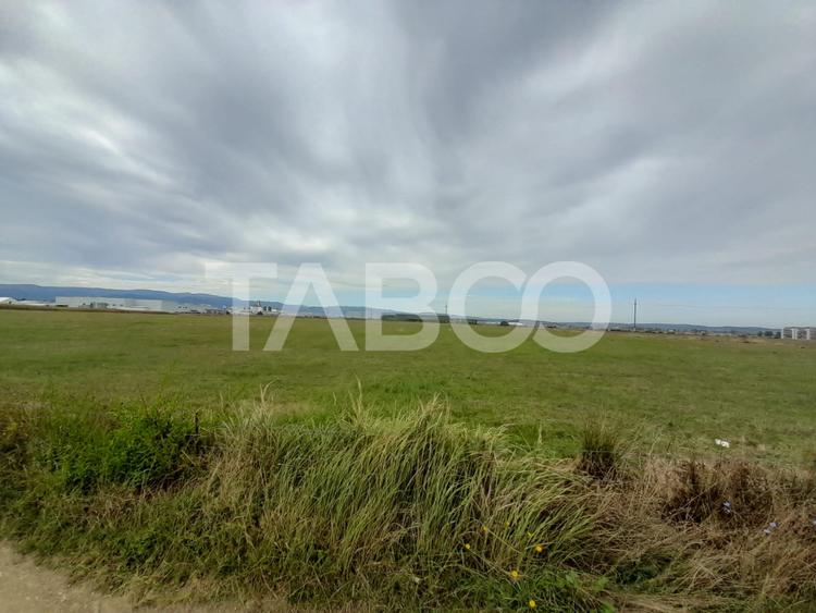 Teren intravilan 2 fronturi de 35 m fiecare 8.000 mp Turnisor Sibiu