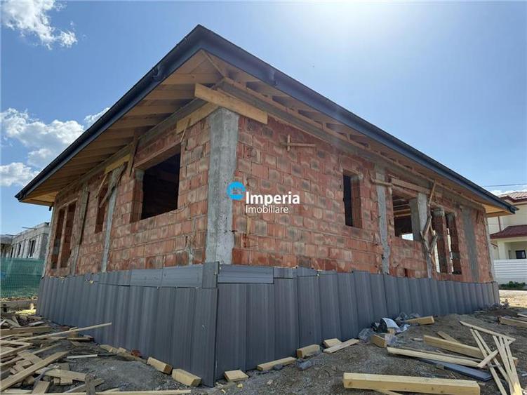 Casa plan parter de vanzare in zona Bucium Visan