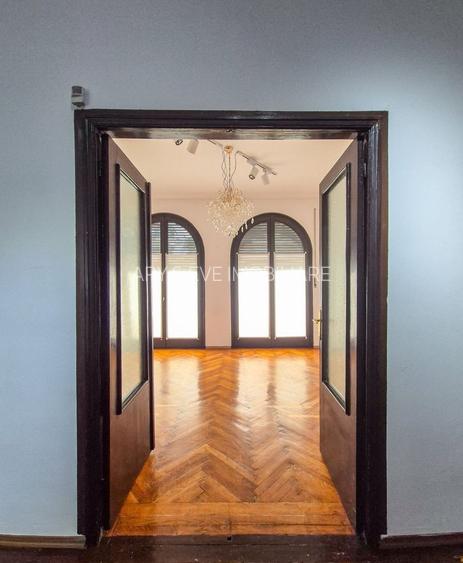 Prestigiu interbelic gradina proprie : Perla ascunsă din Piața Romană - 5