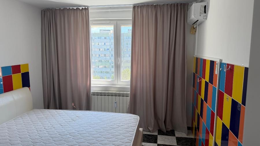Închiriere apartament 3 camere strada delfinului BL D16 sector 2