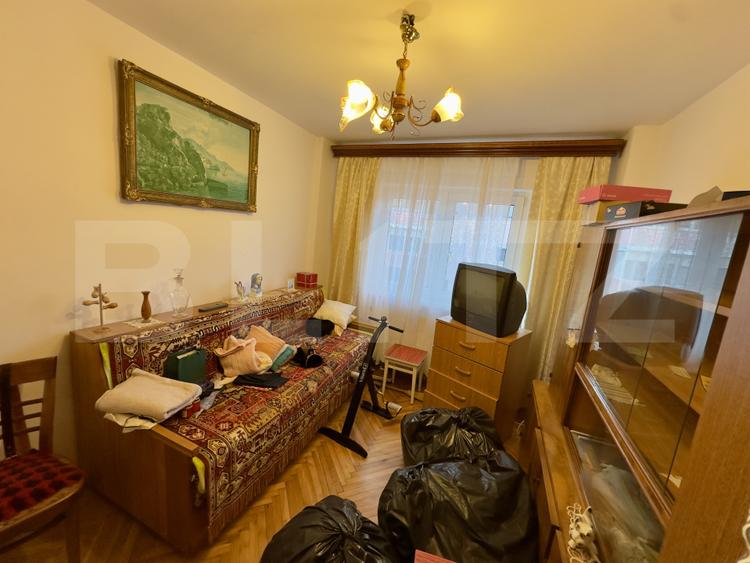 Apartament 3 camere decomandat, 76 mp, 2 băi, balcon, etaj 2 – Cugir