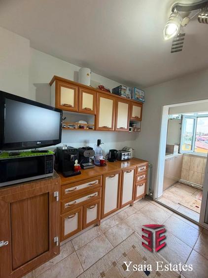 INEL 2 - EXCLUSIVITATE LA VANZARE - 3 CAMERE SEMI CONFORT MAXIM - GAZE - PARCARE
