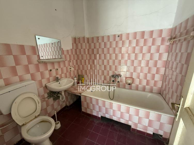 Casă de închiriat, formată din 3 apartamente – zona Oașului