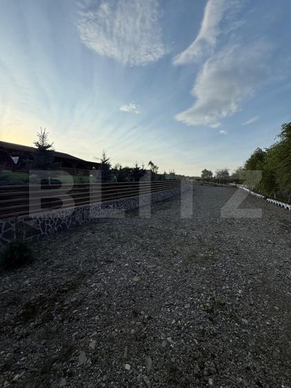 Cabana din lemn rotund, 2 camere, 140 mp, teren 2800 mp, Paltinoasa
