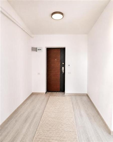 Regim vila,decomandat,terasa,vedere montana,incalzire pardoseala,parcare, Sanpet