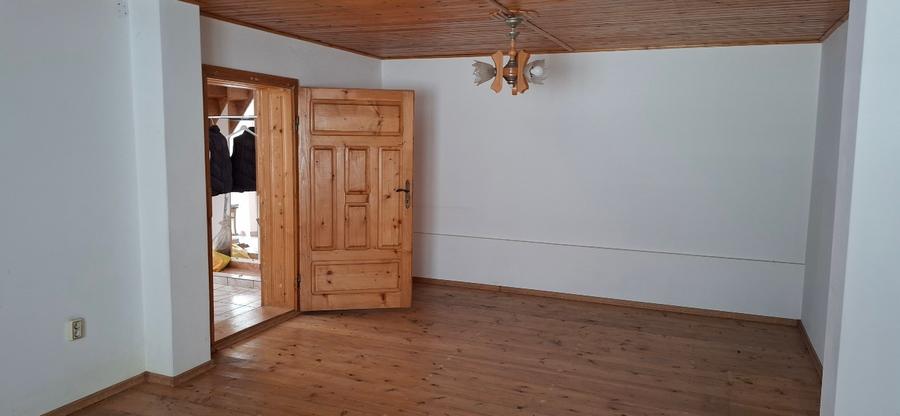 Casă 5 camere, zonă centrală, stradă liniștită — Călărași