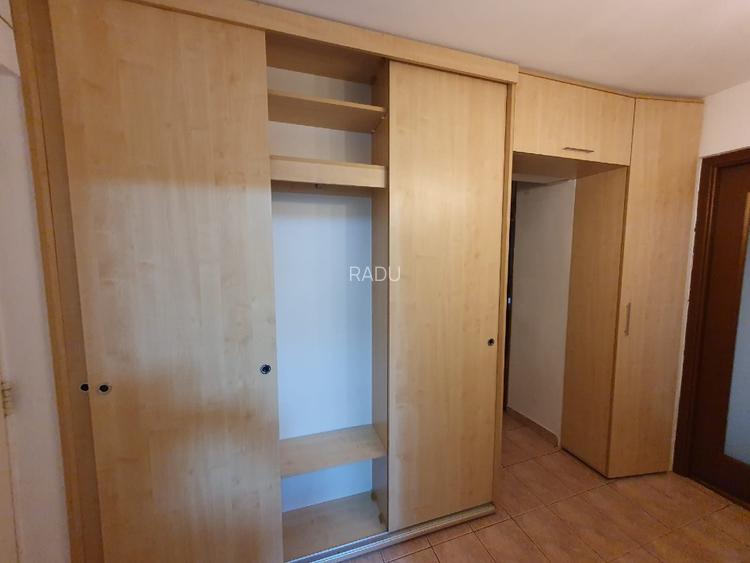 Vanzare apartament cf. 1 decomandat 3 camere + logie - 4