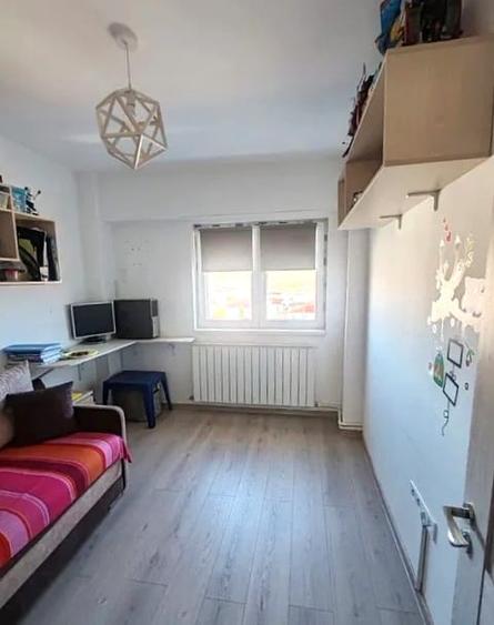 Apartament 3 camere 70mp zona Spital mobilat utilat 87.000eur neg