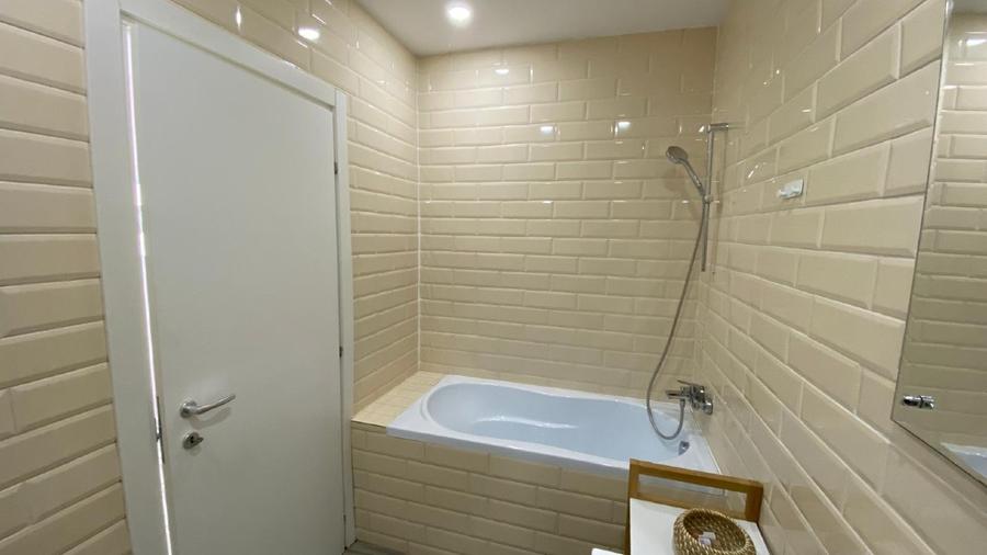 Apartament de vanzare /închiriat pe termen lung ,3 camere mobilat utilat