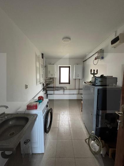 Casa 200 mp de vanzare, teren 3000 mp, Hudum