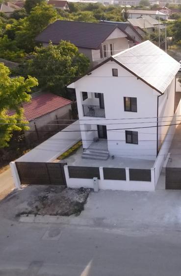 Direct proprietar vând vilă P+1 în Lumina