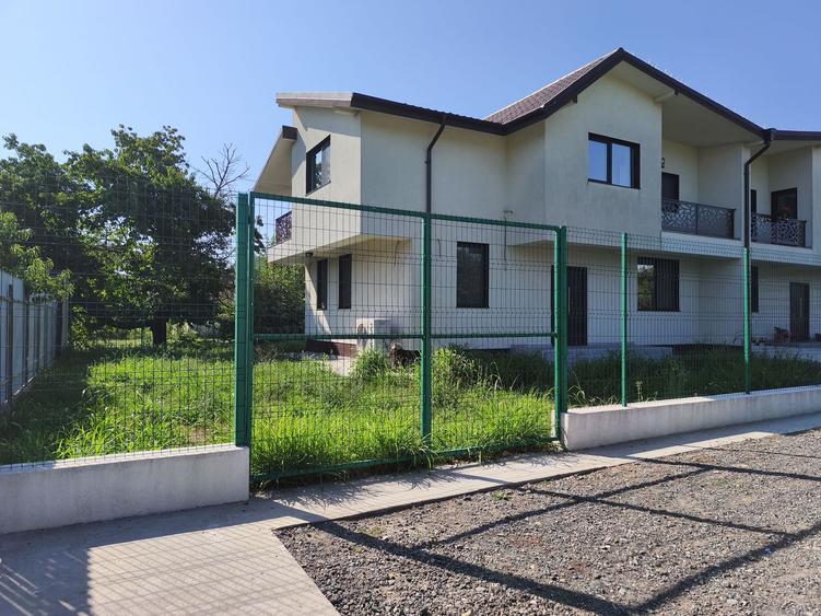 Casa noua la gata in Viile Noi, 4 camere, 3 bai, beci, 2 balcoane.