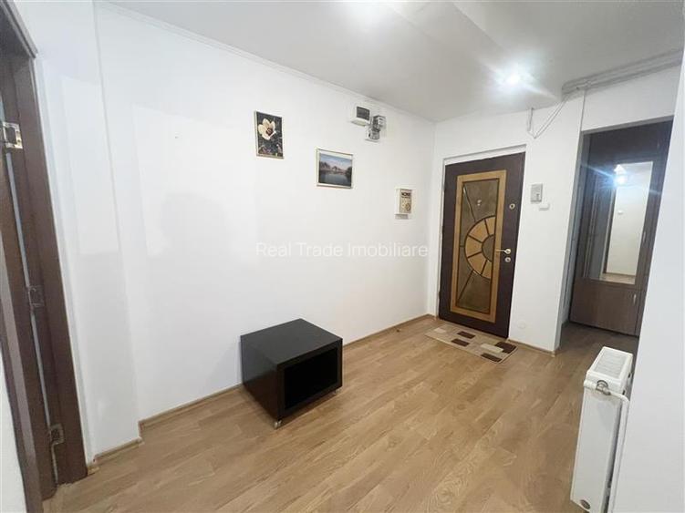 Apartament 2 camere decomandat,  etajul 1 mobilat si utilat , parcare - 11