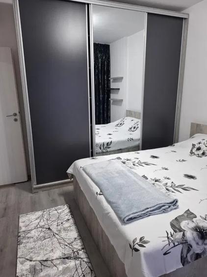 Apartament 2 camere, semidecomandat, 61 mp, centrala, ac, metrou, 1 Decembrie