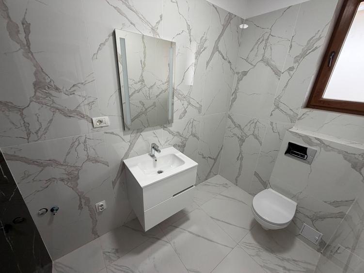 CASA CUB -RATE DEZVOLTATOR, CELOFIBREI, TOATE UTILITATILE, COMISION 0%