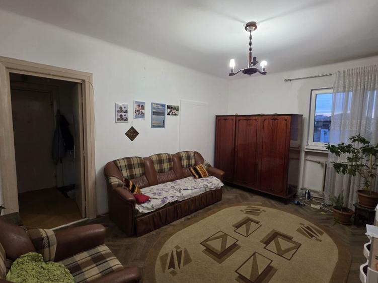 Apartament spatios 4 Camere langa Metrou Gara de Nord