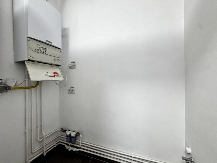 Spațiu birouri - renovat integral, etaj 1, in Piața Unirii