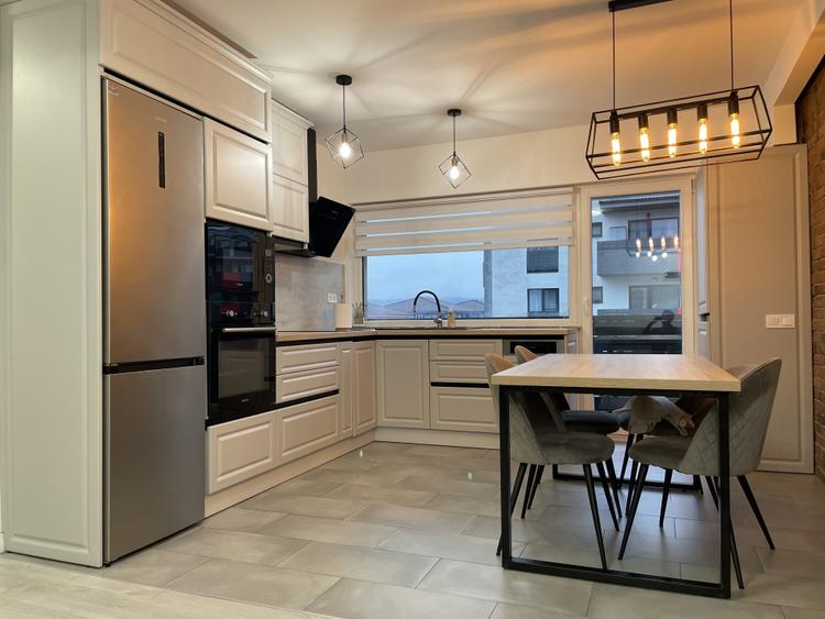 Apartament modern cu 3 camere si parcare