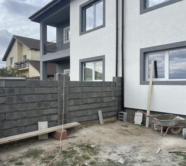 Calea Useni/Mega Image - Duplex cu 4 camere, teren 330 mp, zid dublu despartitor