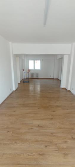 3 camere (din 4) RENOVAT RECENT et 2 NEMOBILAT zona Mosilor-Eminescu