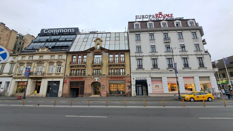 SPATIU COMERCIAL STRADAL ULTRACENTRAL CU VITRINA CU EXPUNERE STRADALA SI VAD