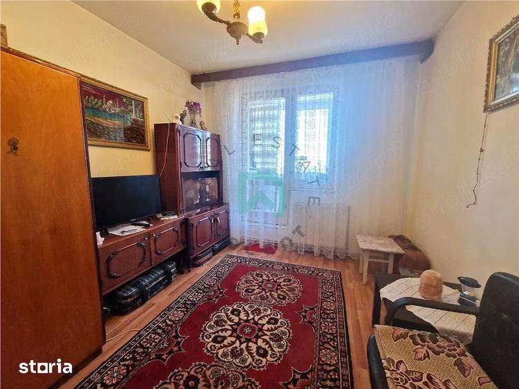 Vand apartament 3 camere Calea Bucuresti
