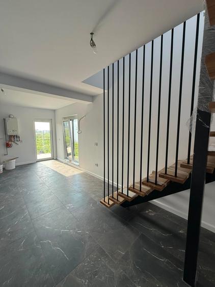 Casa tip duplex- de vanzare la cheie