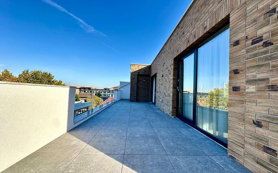 Apartament duplex cu scara interioara + terasa cu view + loc parcare PROPRIETAR