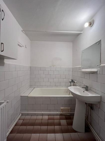 APARTAMENT 3 CAMERE, BLOC IZOLAT TERMIC, CENTRALA PROPRIE, 2 BAI