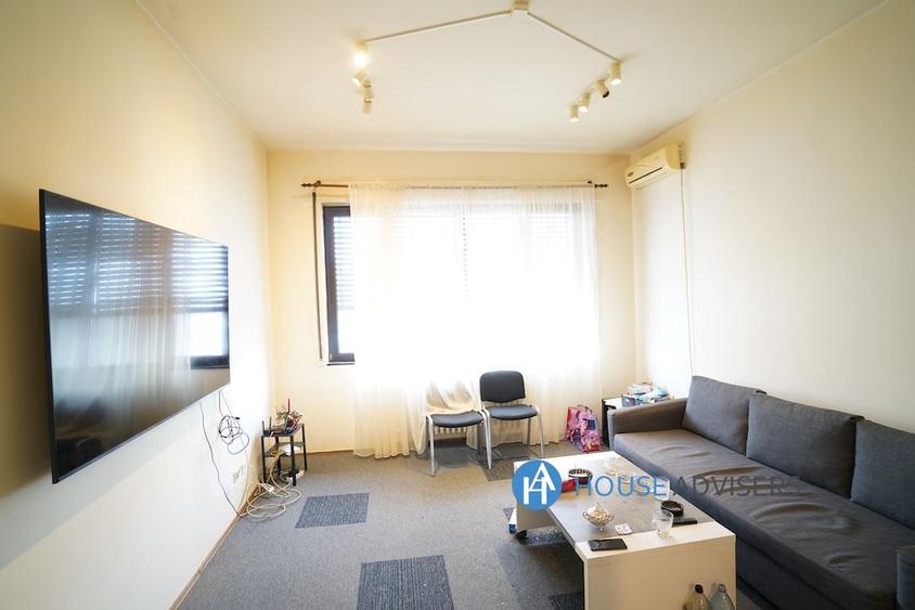 Inchiriere apartament 5 camere  in vila Romana