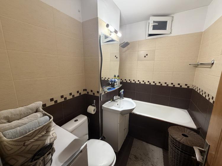 Apartament 2 camere | 58 MP | BOXĂ + PARCARE | DECOMANDAT | Zona Cetate-Cloșca